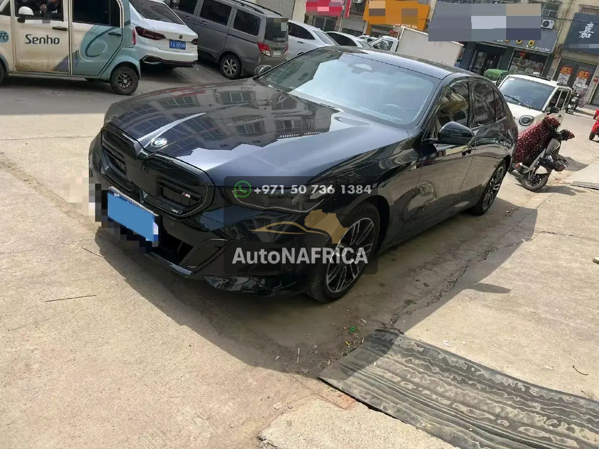 2024 BMW 5 Series 2.0T 258HP L4 8AT